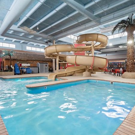 Ramada By Wyndham Sioux Falls Airport - Waterpark Resort & Event Center Ngoại thất bức ảnh