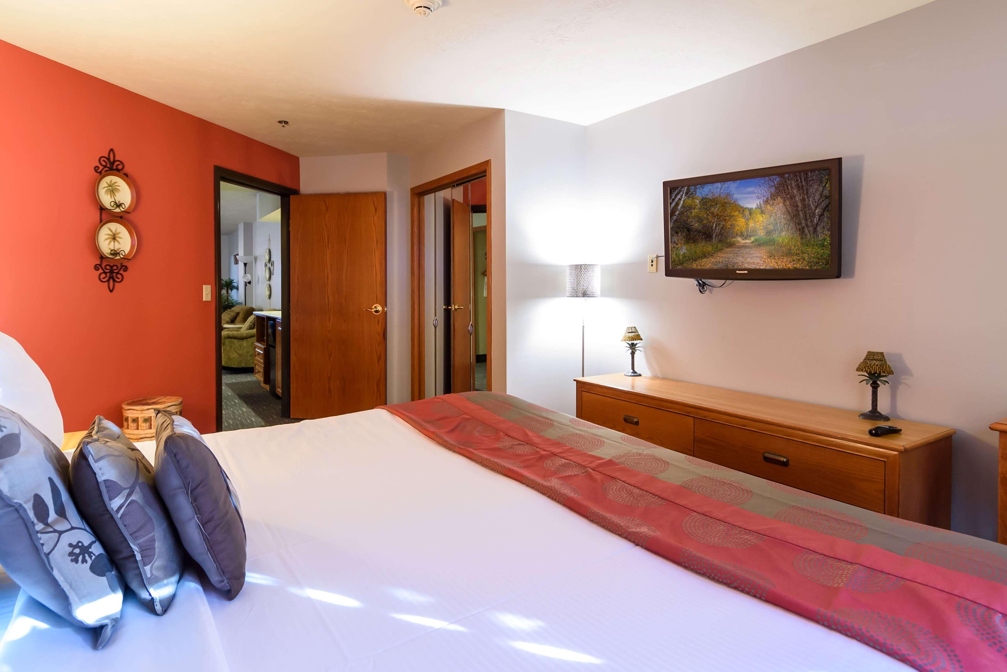 Ramada By Wyndham Sioux Falls Airport - Waterpark Resort & Event Center Ngoại thất bức ảnh