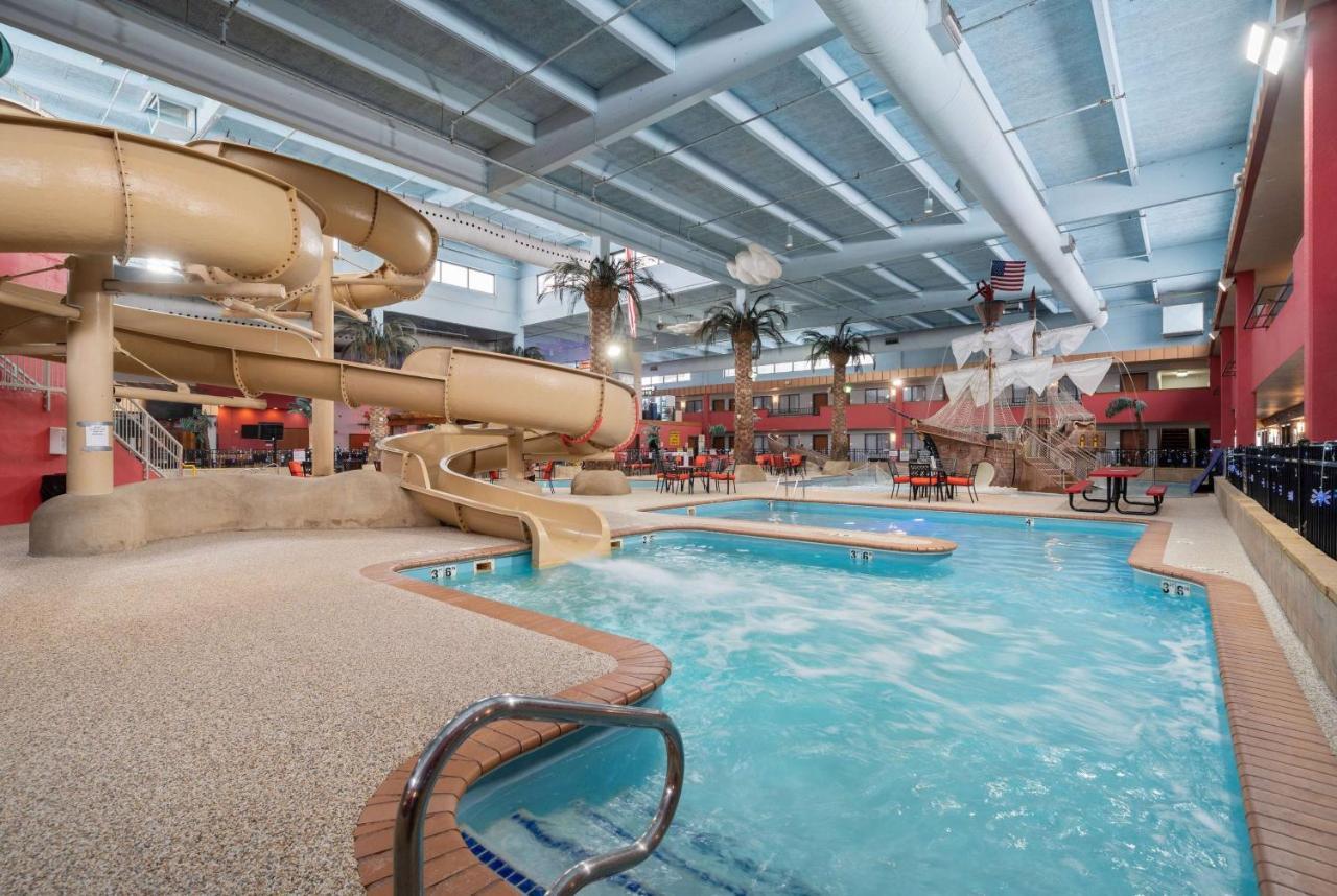 Ramada By Wyndham Sioux Falls Airport - Waterpark Resort & Event Center Ngoại thất bức ảnh