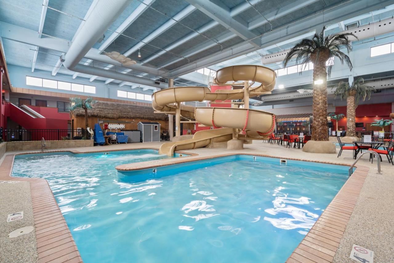 Ramada By Wyndham Sioux Falls Airport - Waterpark Resort & Event Center Ngoại thất bức ảnh