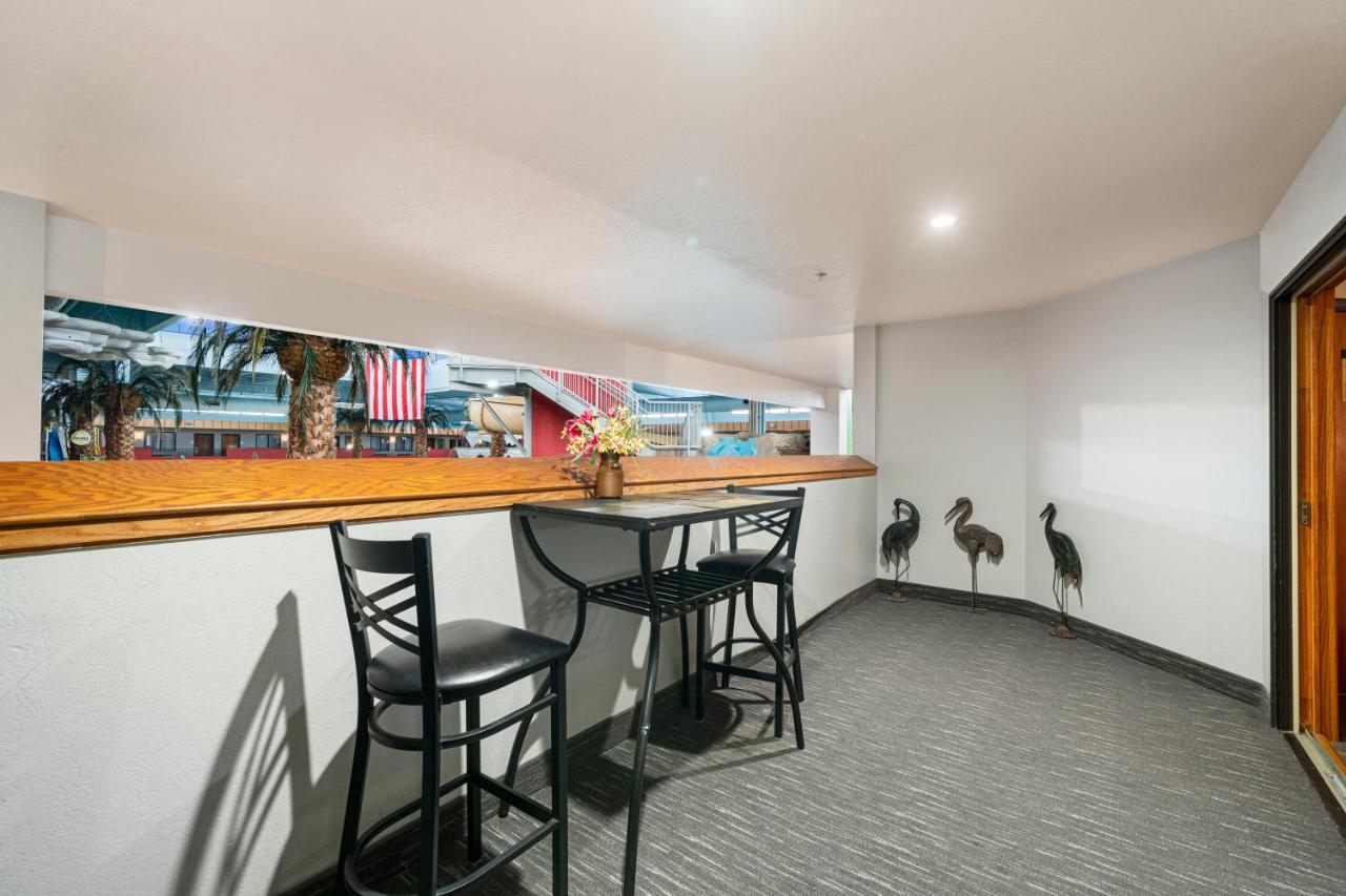 Ramada By Wyndham Sioux Falls Airport - Waterpark Resort & Event Center Ngoại thất bức ảnh