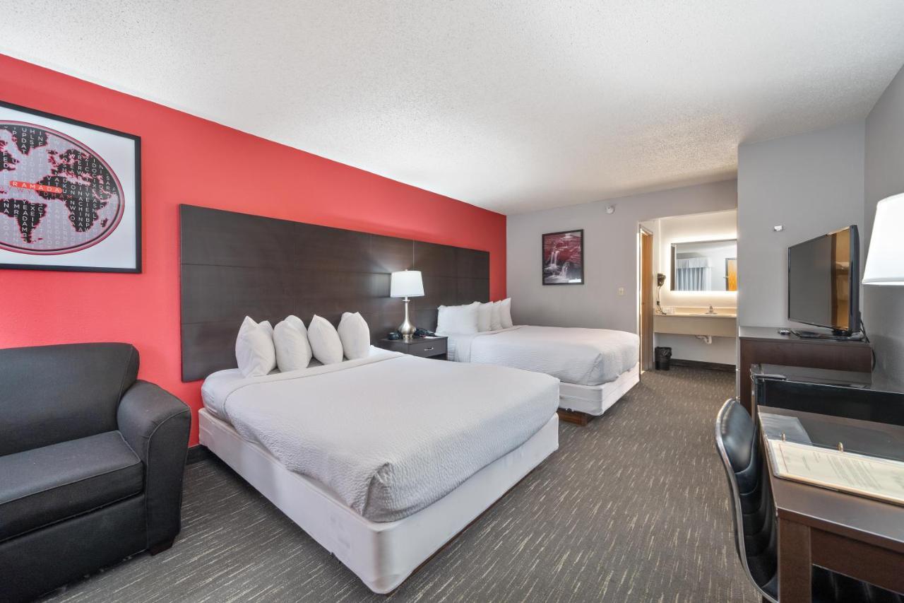Ramada By Wyndham Sioux Falls Airport - Waterpark Resort & Event Center Ngoại thất bức ảnh