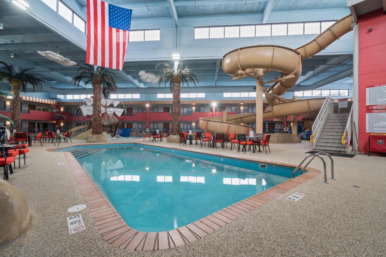 Ramada By Wyndham Sioux Falls Airport - Waterpark Resort & Event Center Ngoại thất bức ảnh