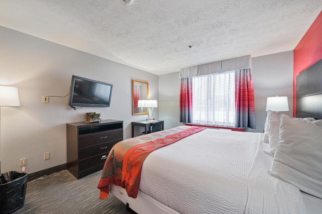 Ramada By Wyndham Sioux Falls Airport - Waterpark Resort & Event Center Ngoại thất bức ảnh
