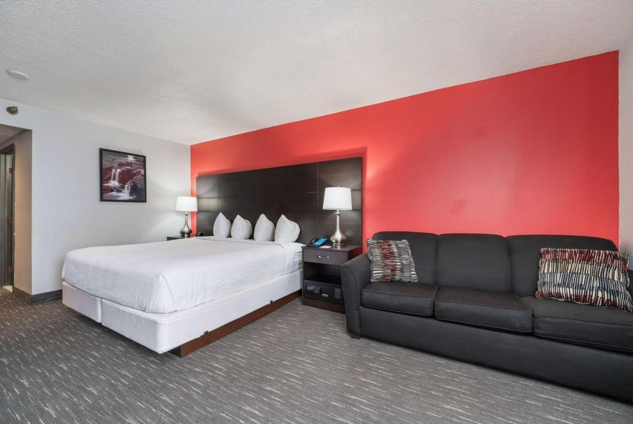 Ramada By Wyndham Sioux Falls Airport - Waterpark Resort & Event Center Ngoại thất bức ảnh