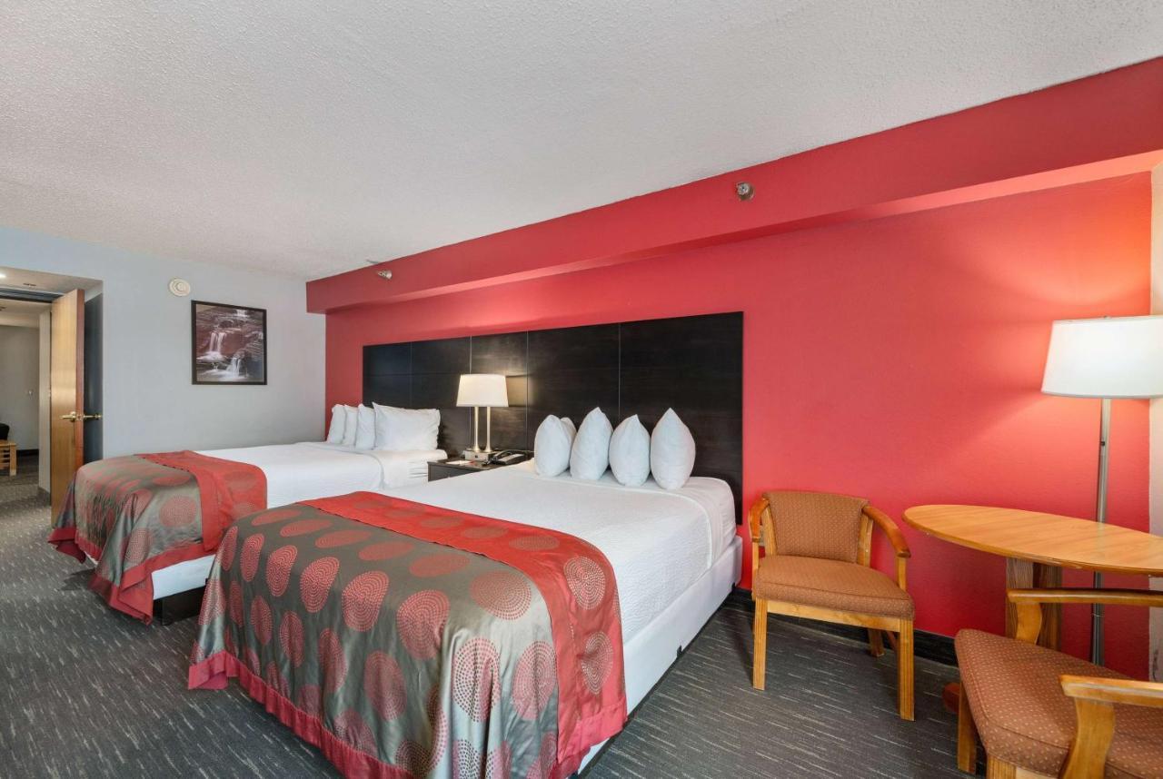 Ramada By Wyndham Sioux Falls Airport - Waterpark Resort & Event Center Ngoại thất bức ảnh
