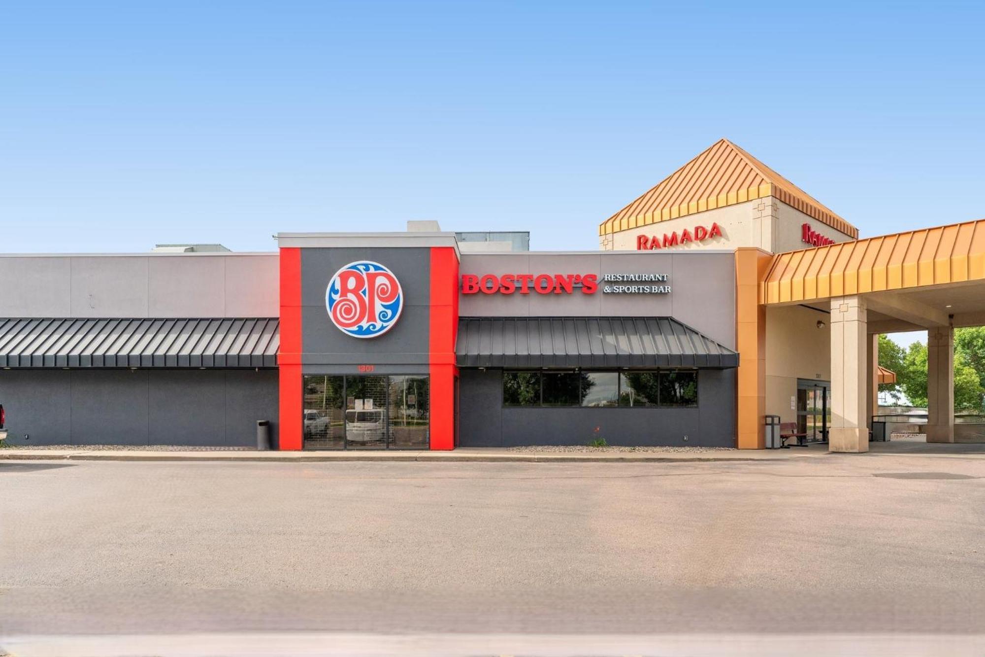 Ramada By Wyndham Sioux Falls Airport - Waterpark Resort & Event Center Ngoại thất bức ảnh