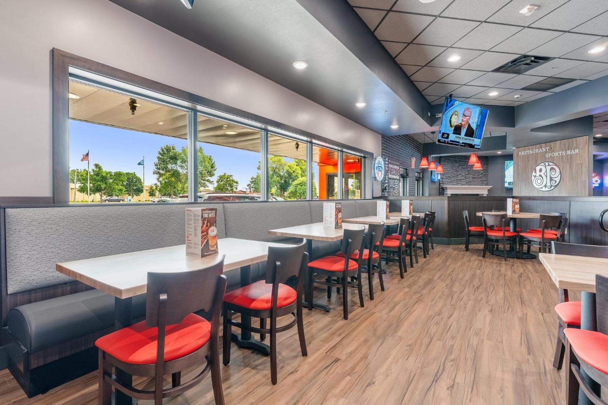Ramada By Wyndham Sioux Falls Airport - Waterpark Resort & Event Center Ngoại thất bức ảnh