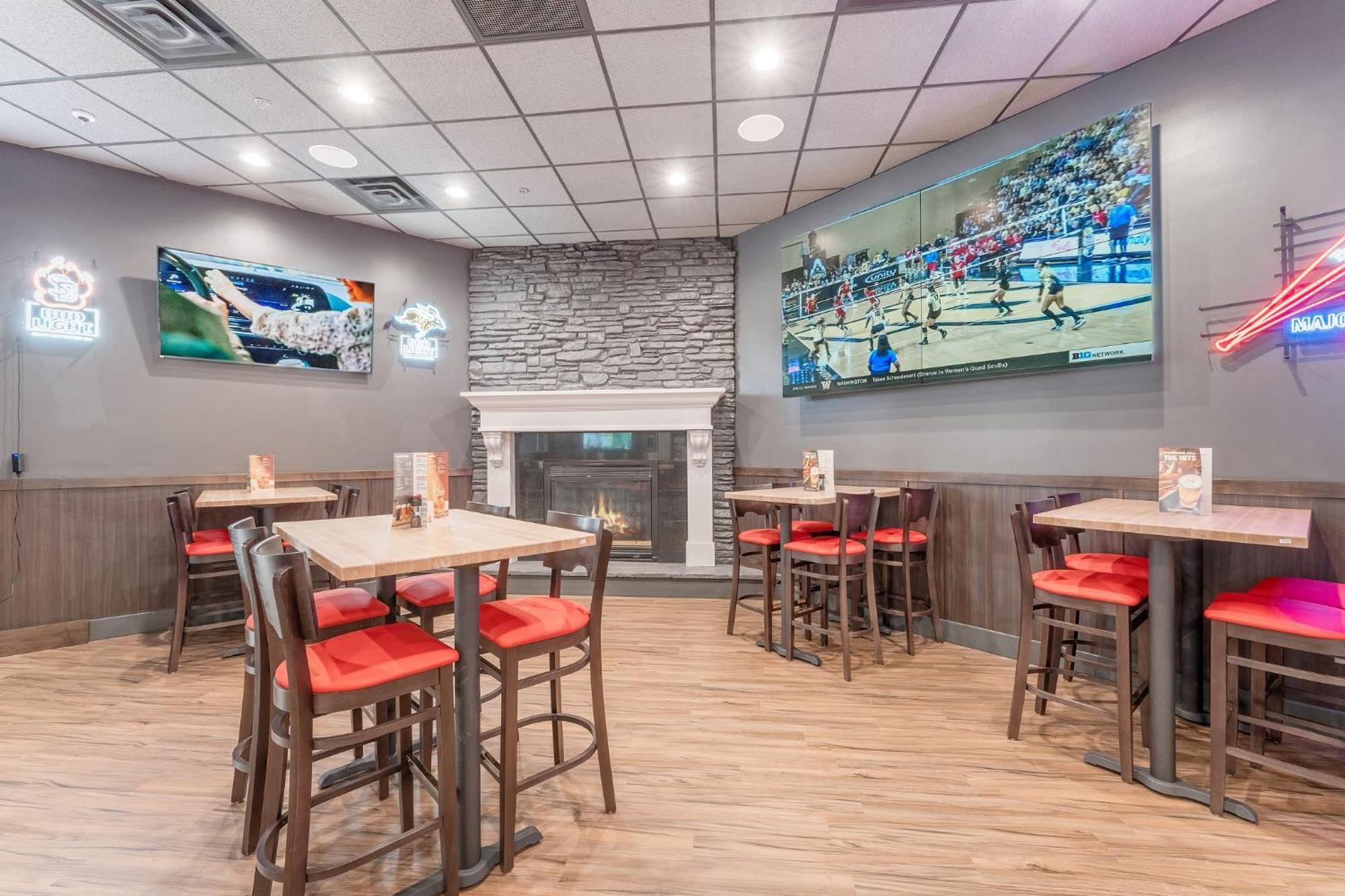 Ramada By Wyndham Sioux Falls Airport - Waterpark Resort & Event Center Ngoại thất bức ảnh