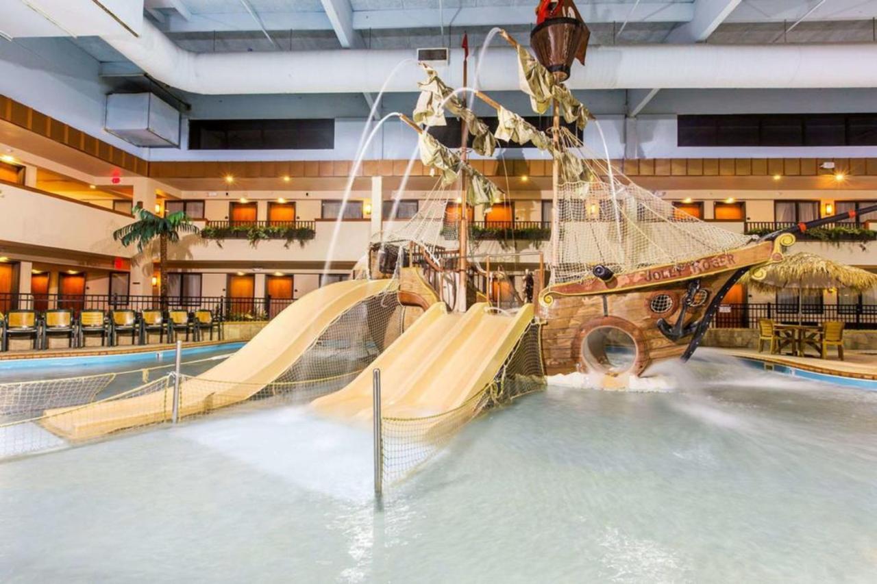 Ramada By Wyndham Sioux Falls Airport - Waterpark Resort & Event Center Ngoại thất bức ảnh