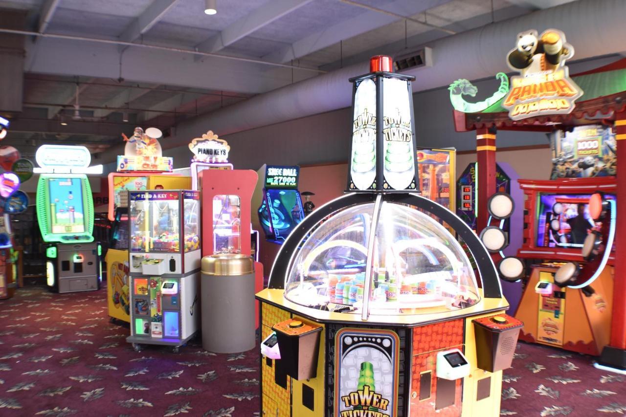 Ramada By Wyndham Sioux Falls Airport - Waterpark Resort & Event Center Ngoại thất bức ảnh
